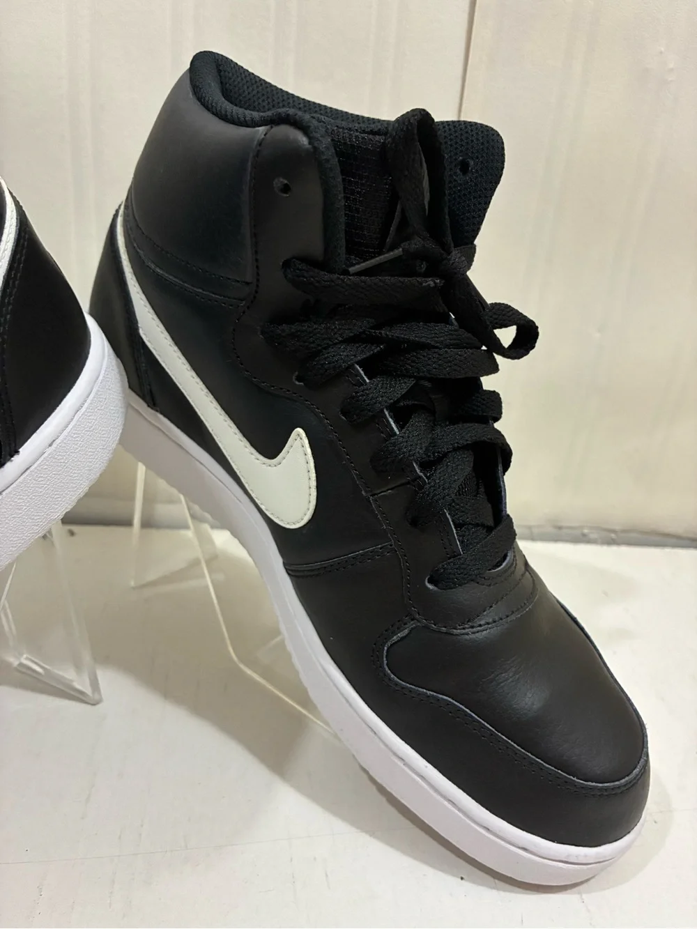 Nike sleek high